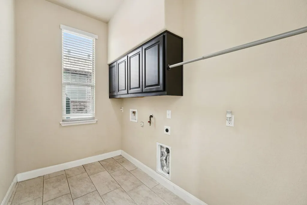 2421 Bowen Street Leander TX 78641