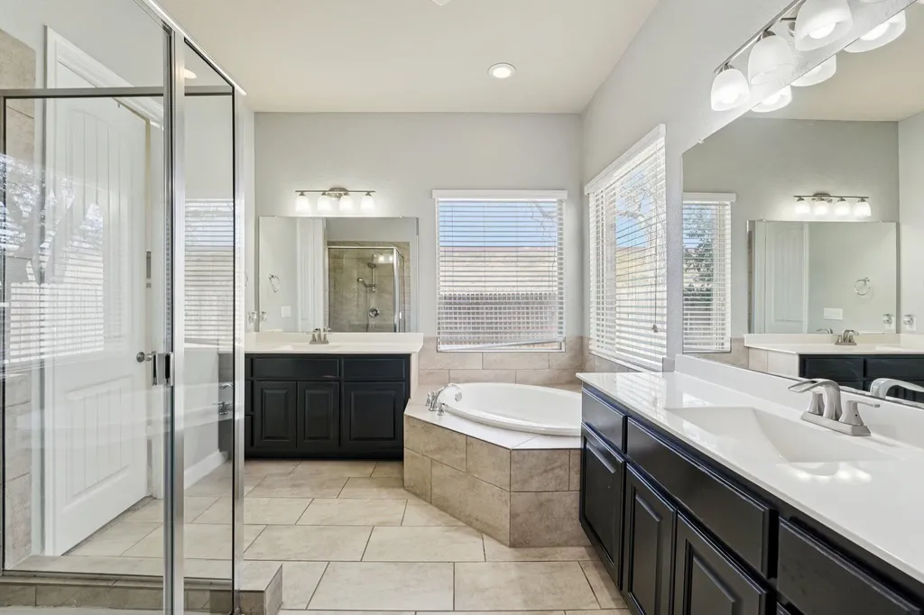 2421 Bowen Street Leander TX 78641