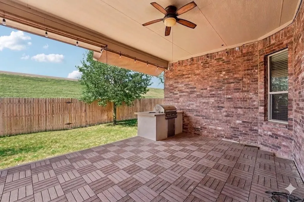 2421 Bowen Street Leander TX 78641