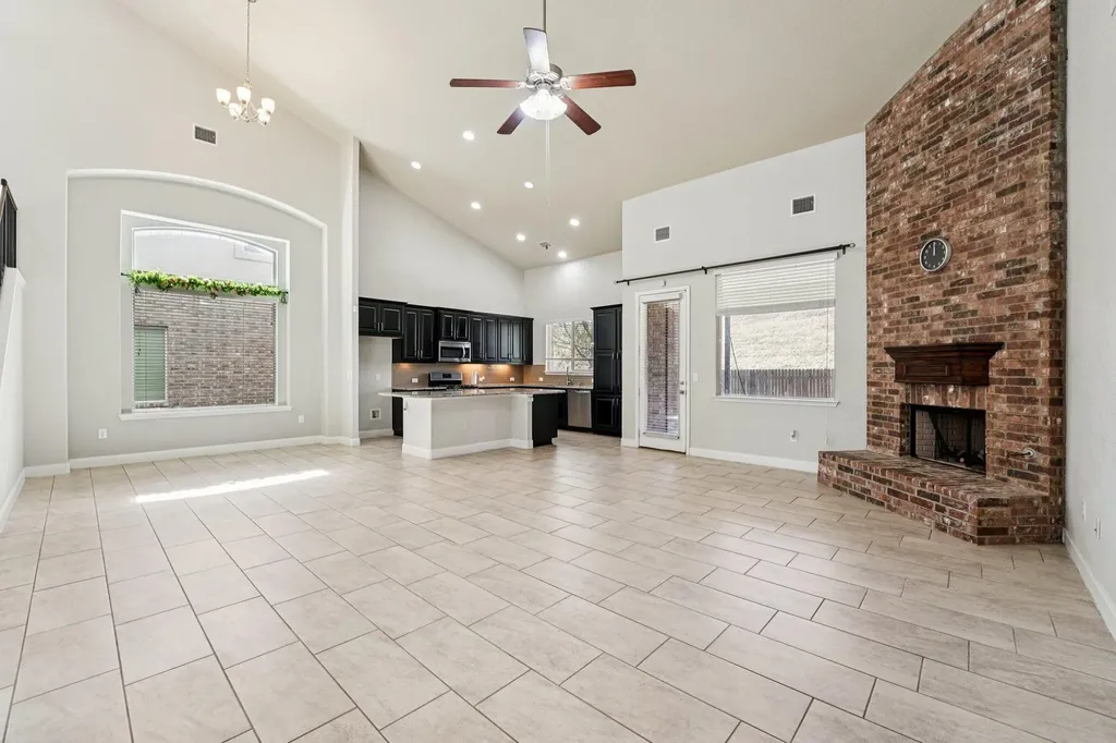 2421 Bowen Street Leander TX 78641