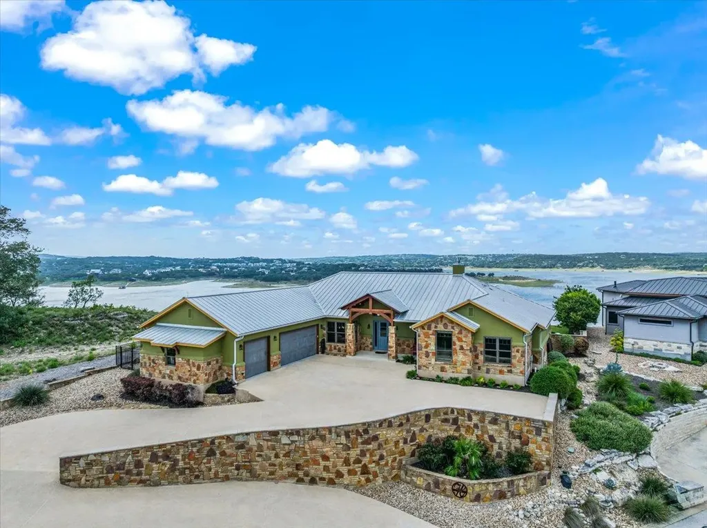 1604 Watercliffe Drive Lago Vista TX 78645