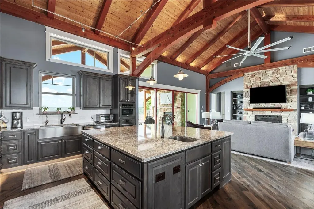1604 Watercliffe Drive Lago Vista TX 78645