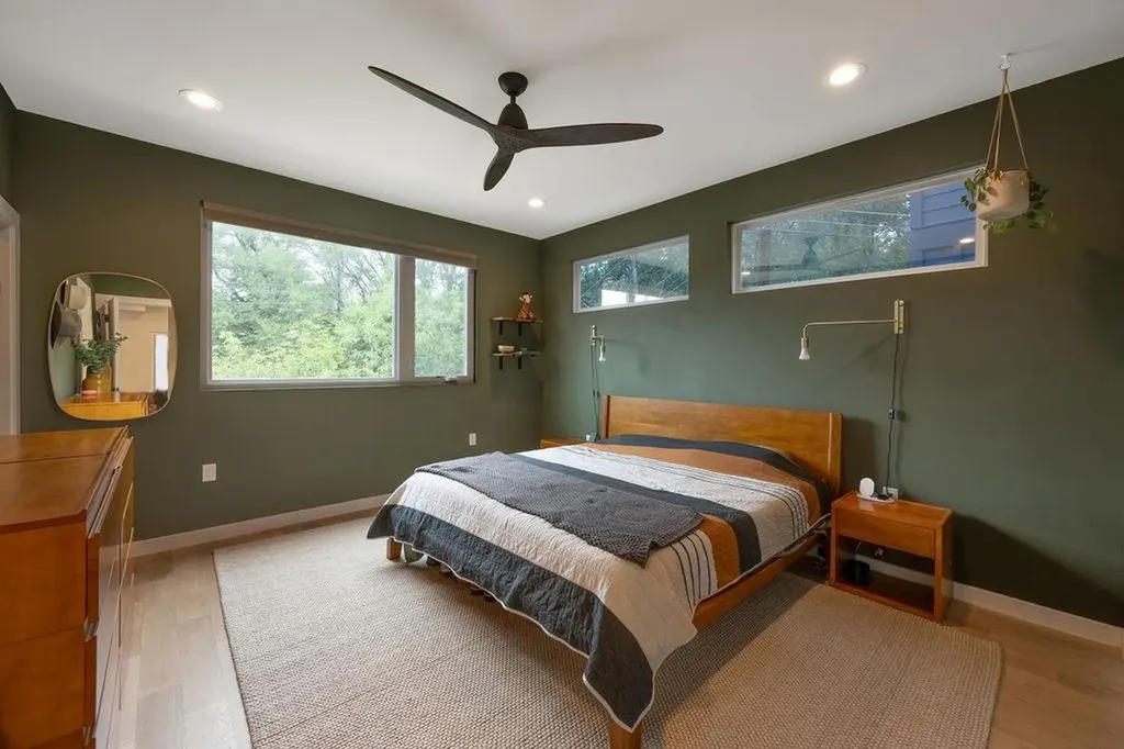 3923 E 16th Street Austin TX 78721