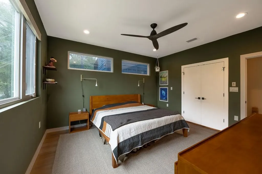3923 E 16th Street Austin TX 78721