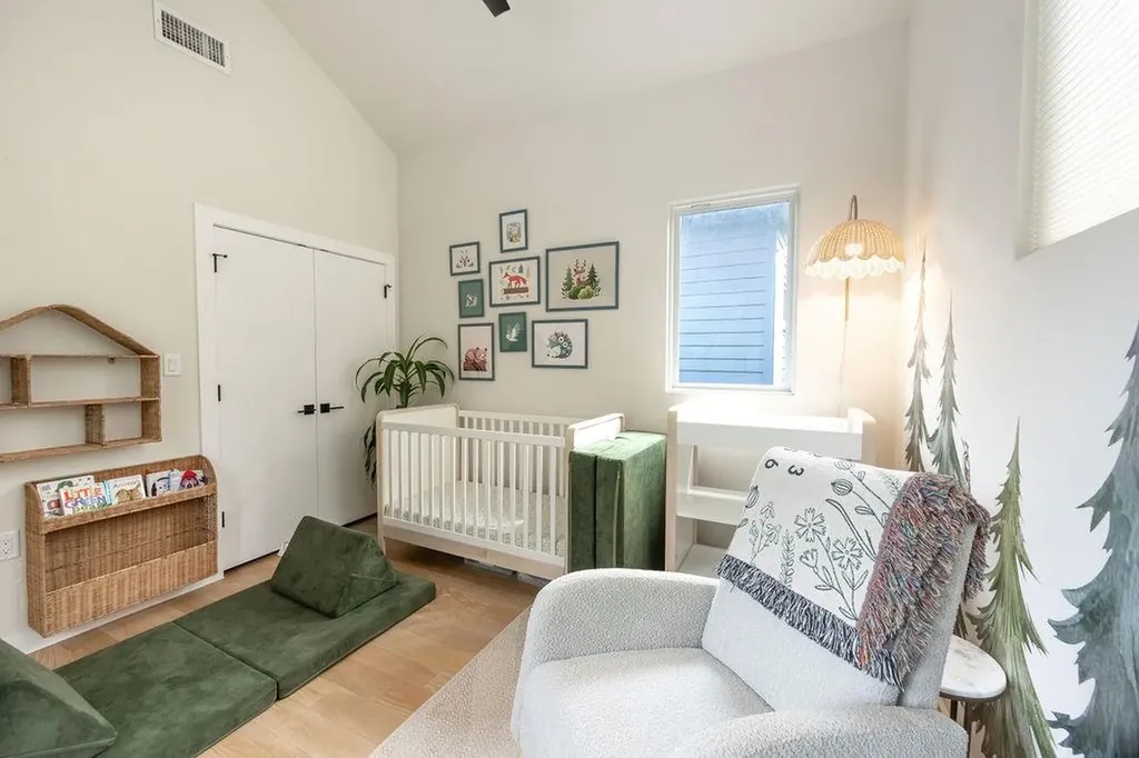 3923 E 16th Street Austin TX 78721