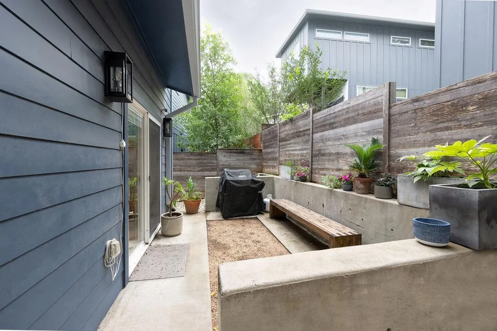 3923 E 16th Street Austin TX 78721