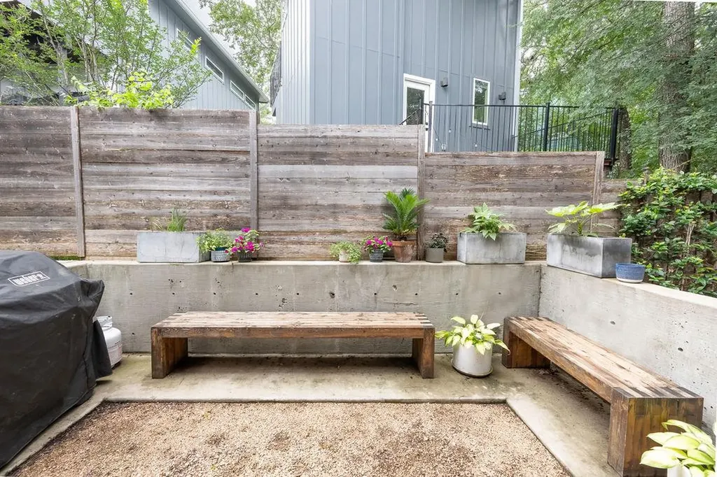 3923 E 16th Street Austin TX 78721