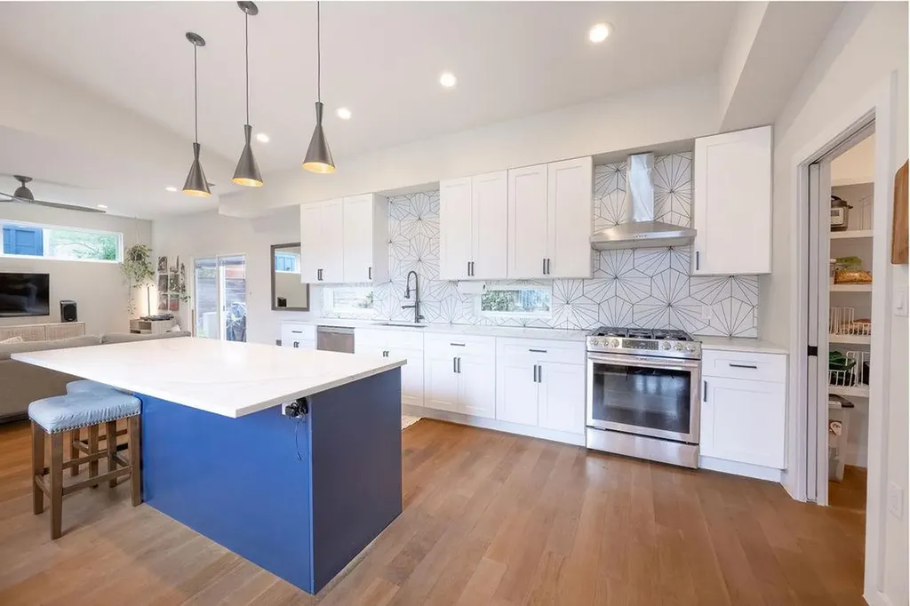 3923 E 16th Street Austin TX 78721