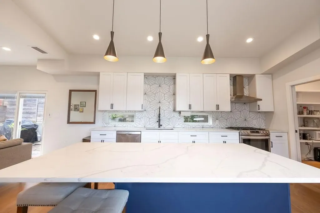 3923 E 16th Street Austin TX 78721