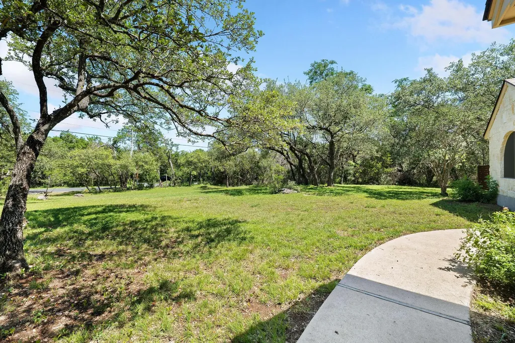 105 N Laurelwood Drive Austin TX 78733