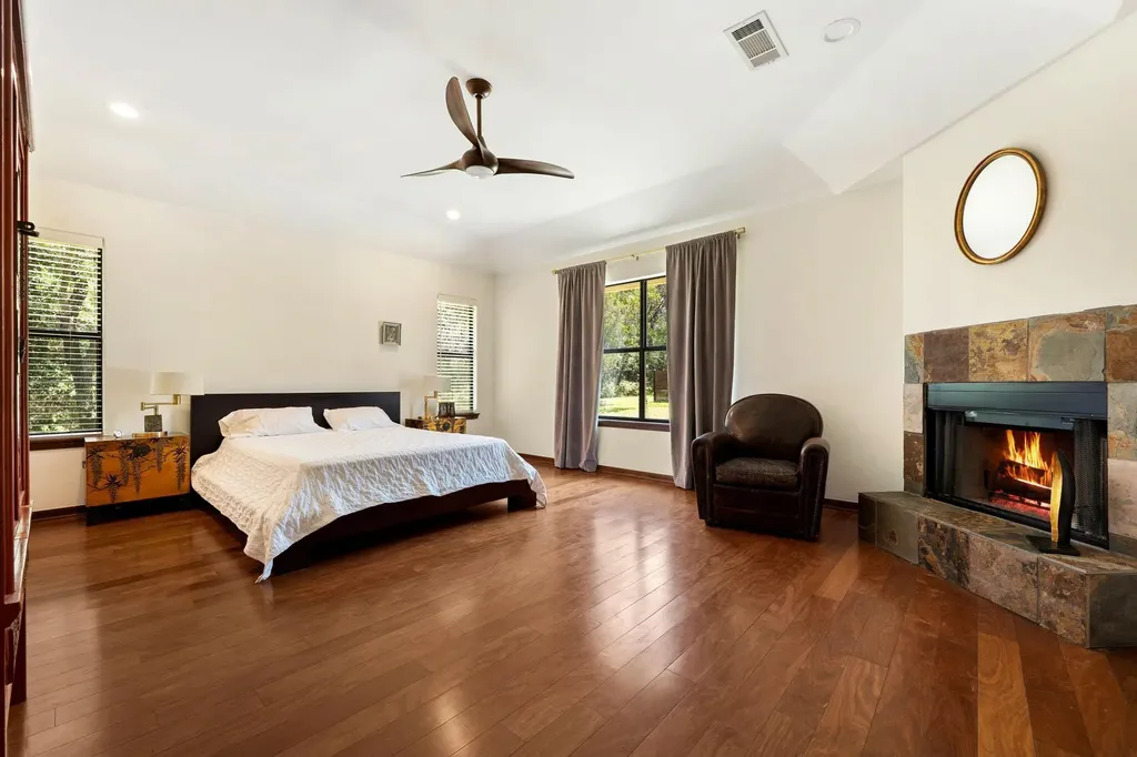 105 N Laurelwood Drive Austin TX 78733