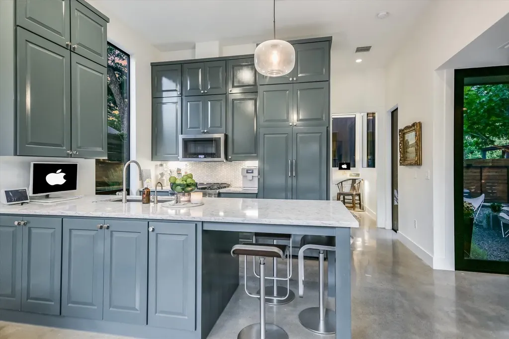 2212 S 2nd Street Austin TX 78704