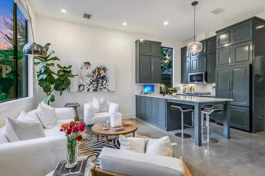2212 S 2nd Street Austin TX 78704