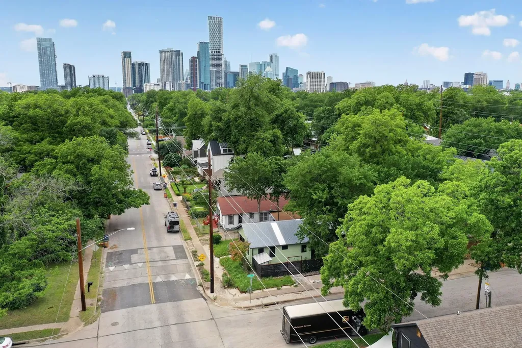 1912 Holly Street Austin TX 78702