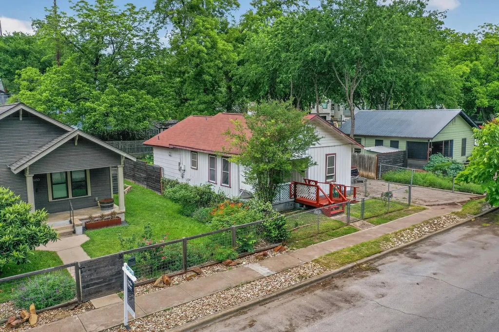 1912 Holly Street Austin TX 78702