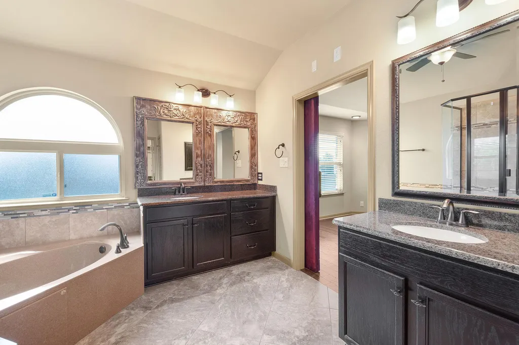 2412 Lyla Lane Leander TX 78641