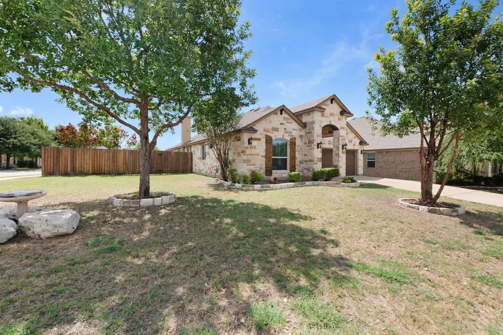 2412 Lyla Lane Leander TX 78641