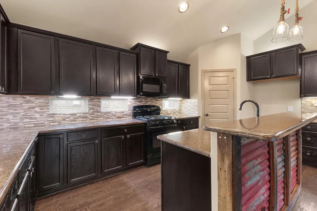 2412 Lyla Lane Leander TX 78641