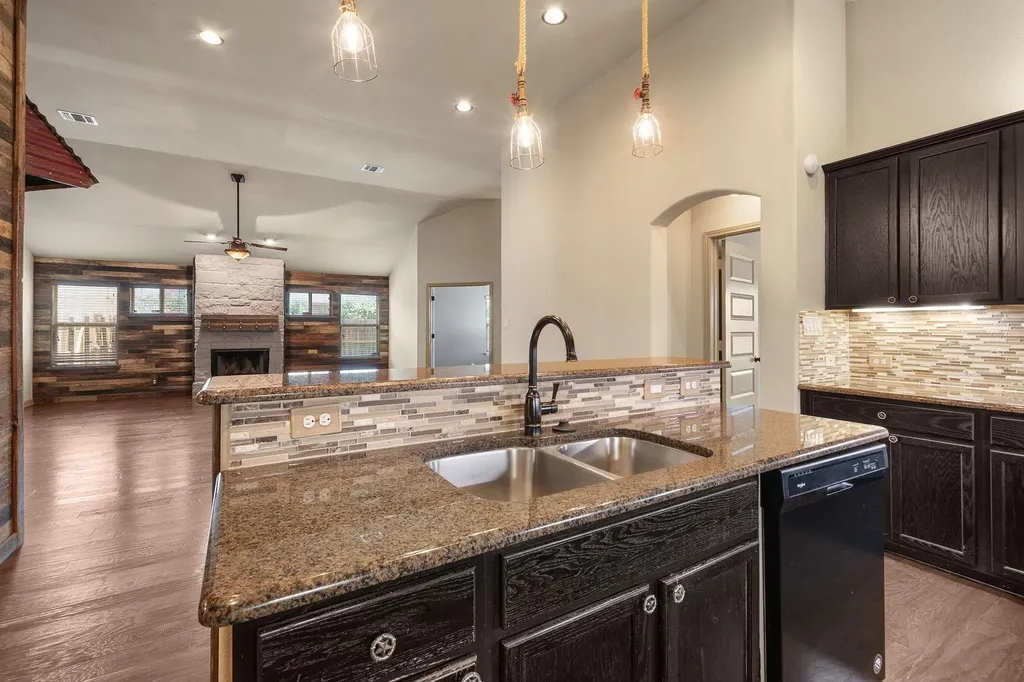 2412 Lyla Lane Leander TX 78641
