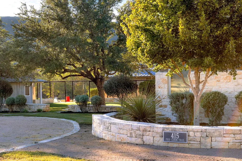 415 Frio Canon Trail Leakey TX 78873