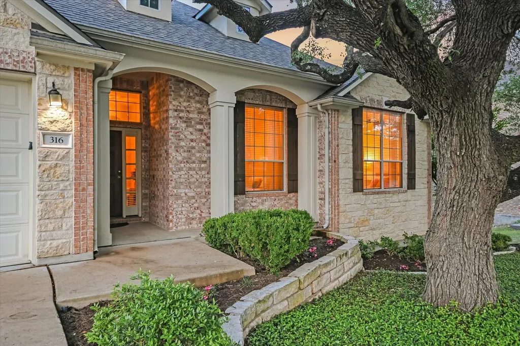 316 Winecup Way Austin TX 78737