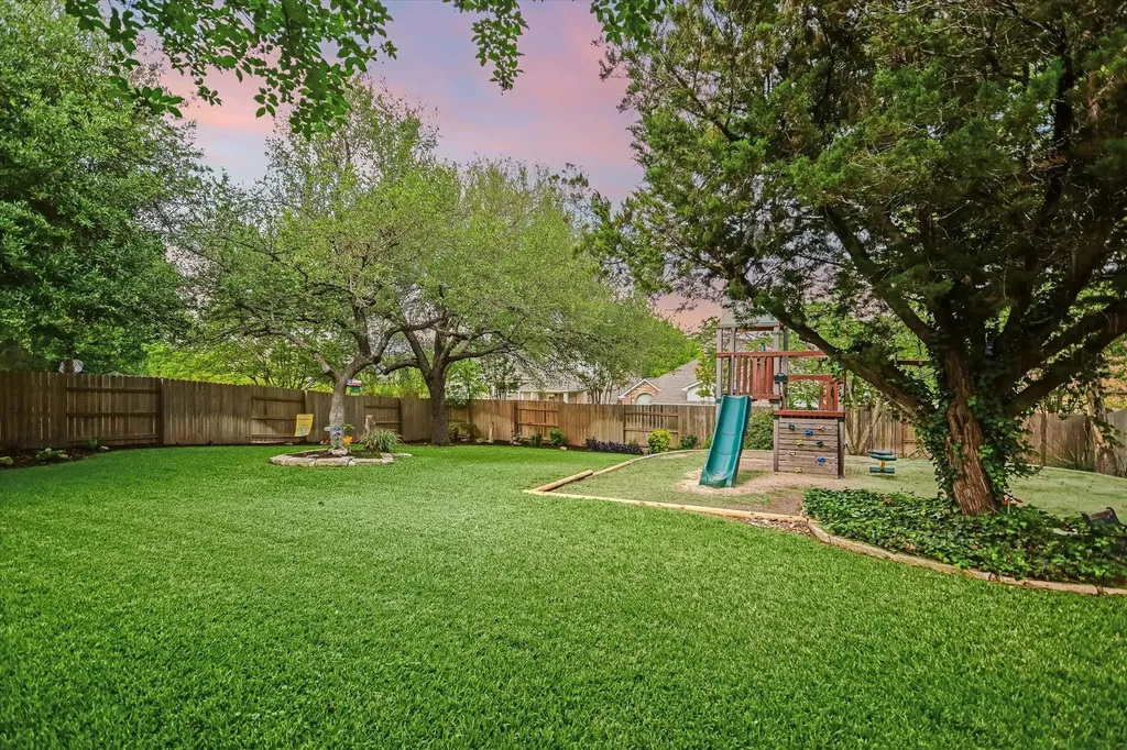 316 Winecup Way Austin TX 78737