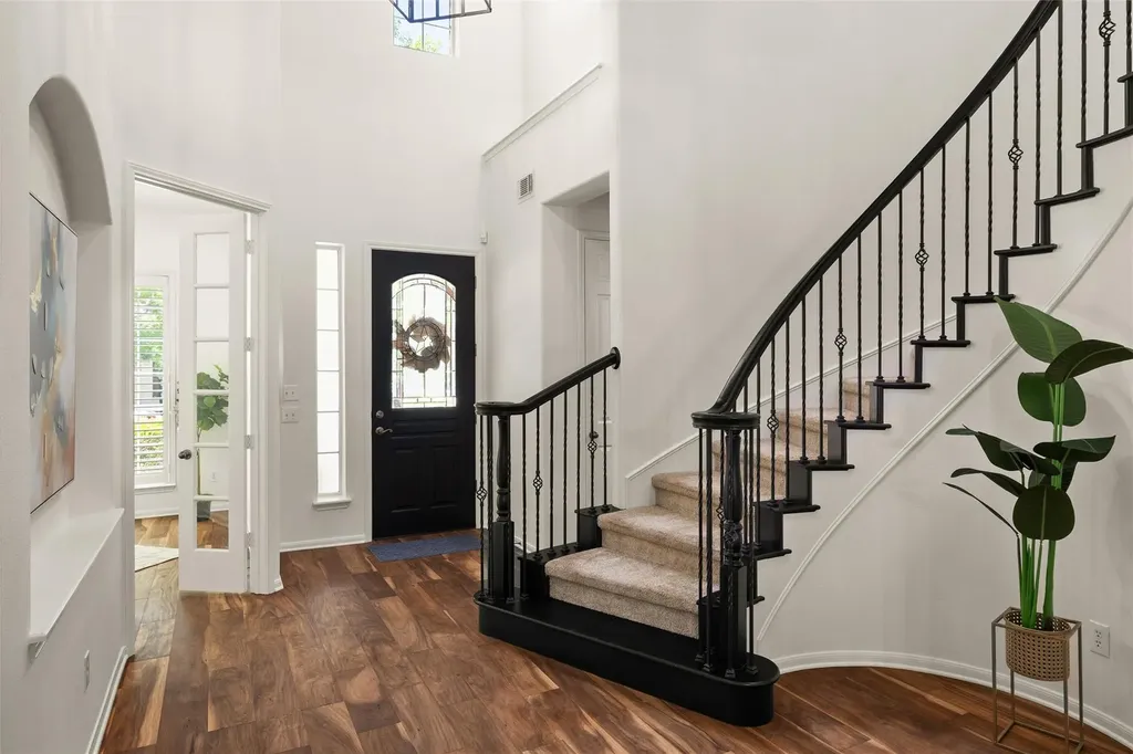 101 Monarch Lane Austin TX 78737