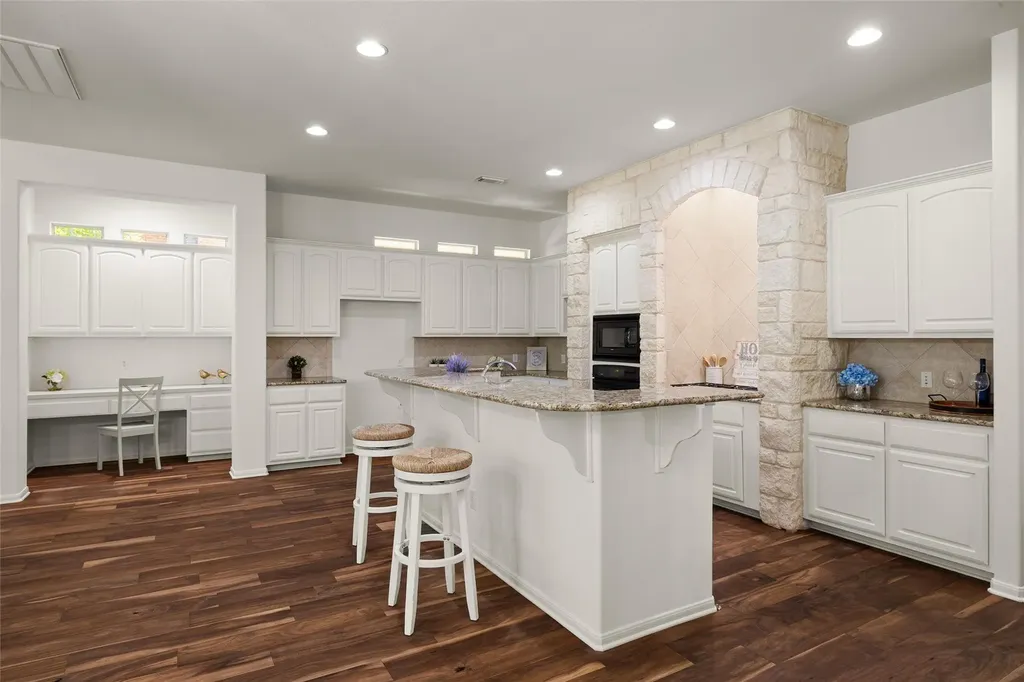 101 Monarch Lane Austin TX 78737