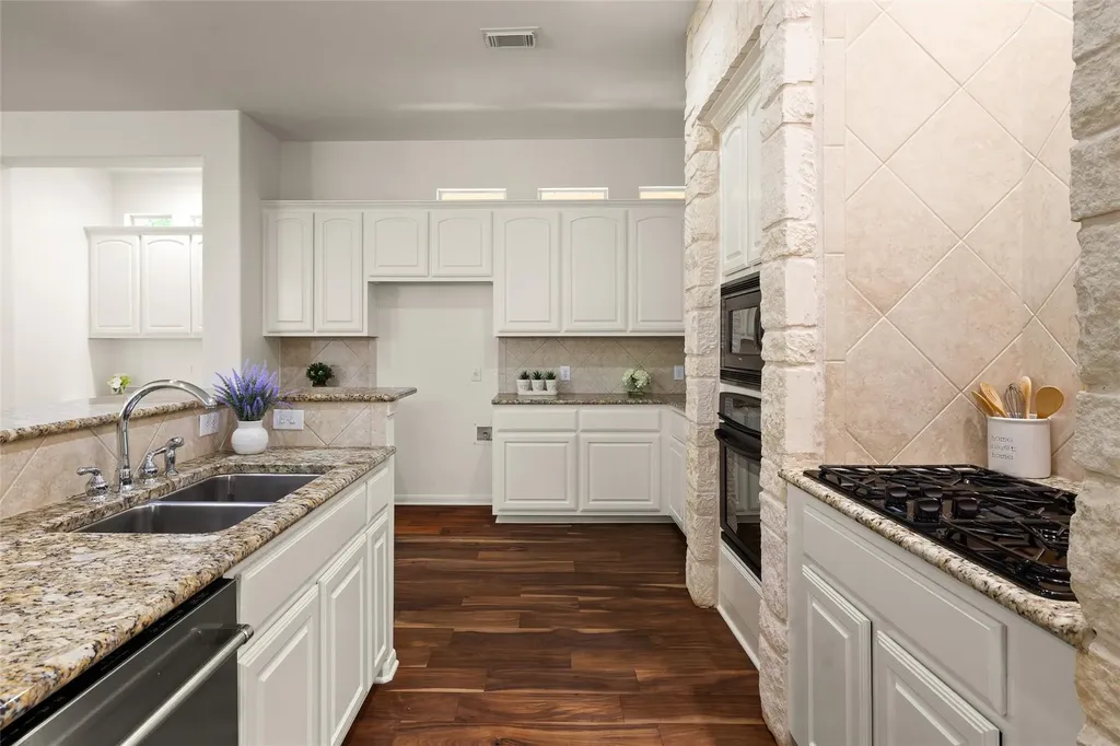 101 Monarch Lane Austin TX 78737
