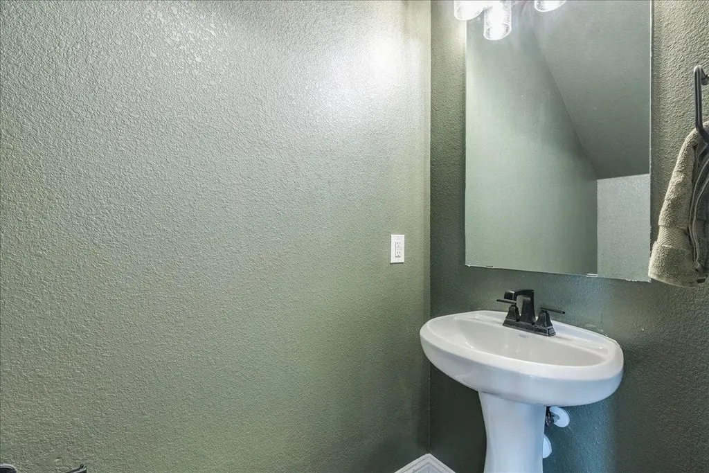 288 Smithsonian Lane Kyle TX 78640
