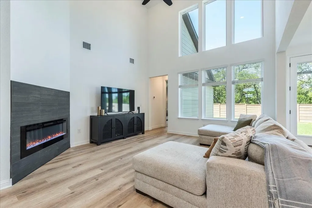 288 Smithsonian Lane Kyle TX 78640