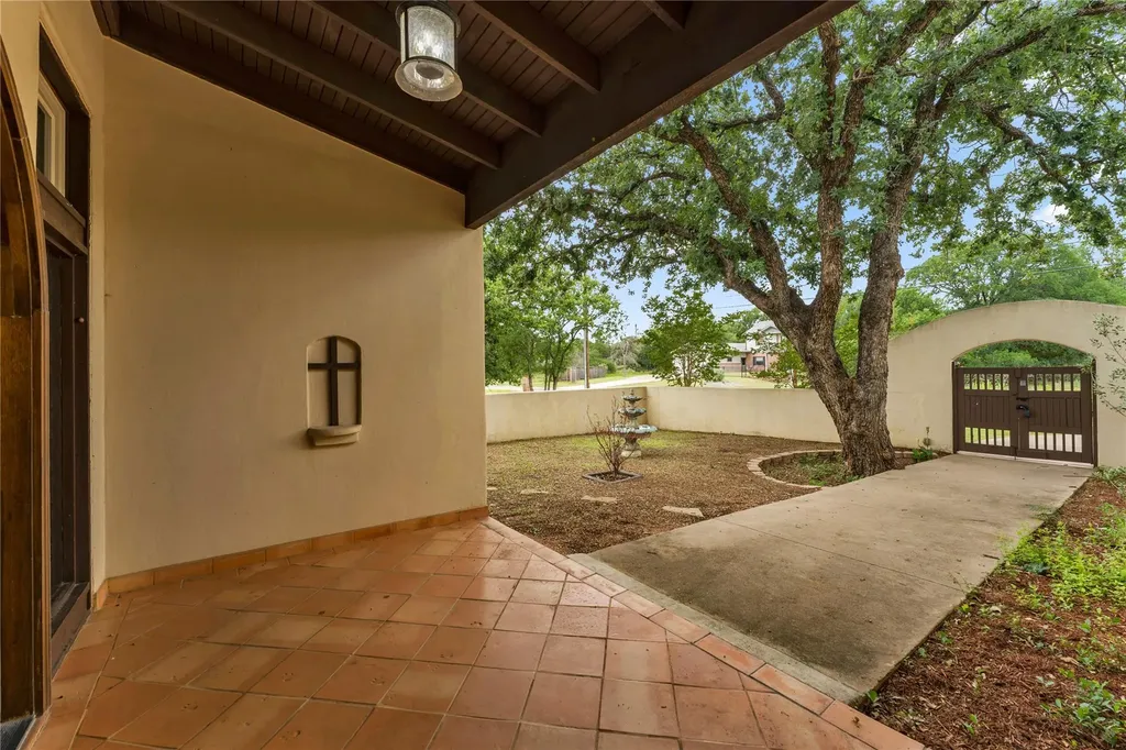 111 Woodlawn Drive Kingsland TX 78639