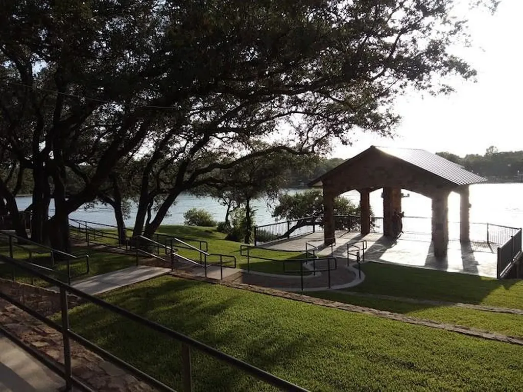 825 Sun Ray Horseshoe Bay TX 78657