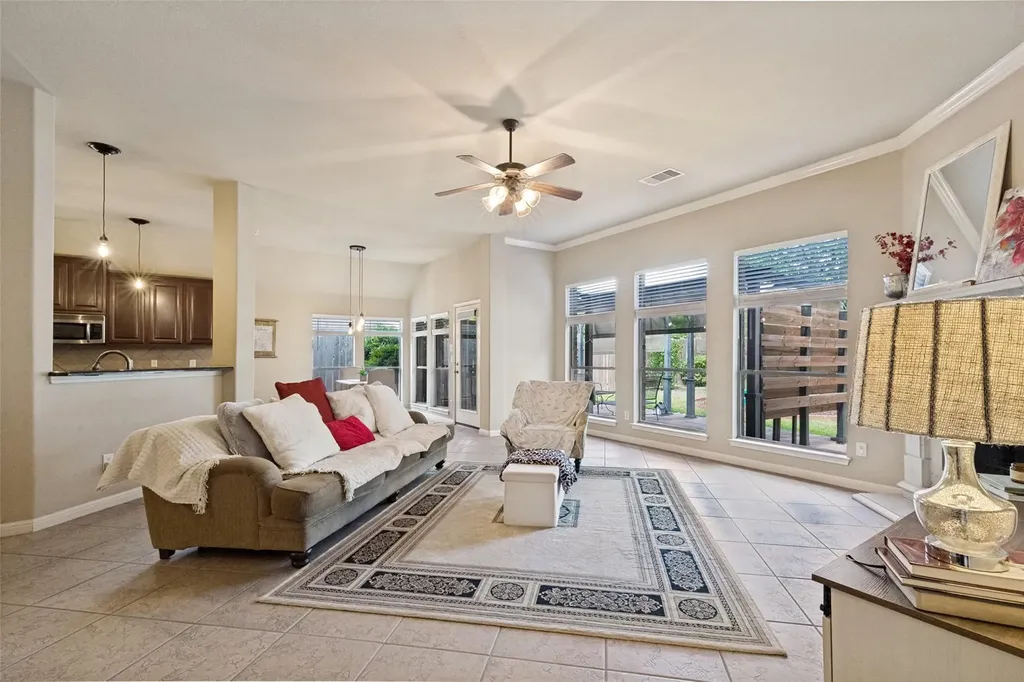 2718 Sun Mountain Drive Leander TX 78641
