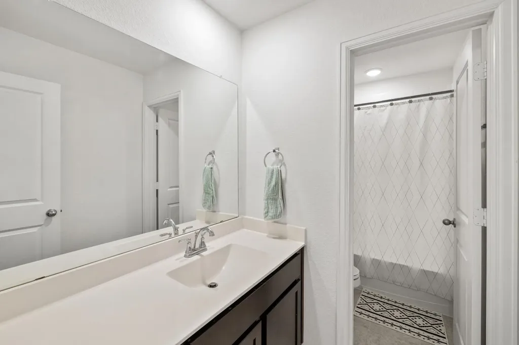 189 Durian Loop Buda TX 78610