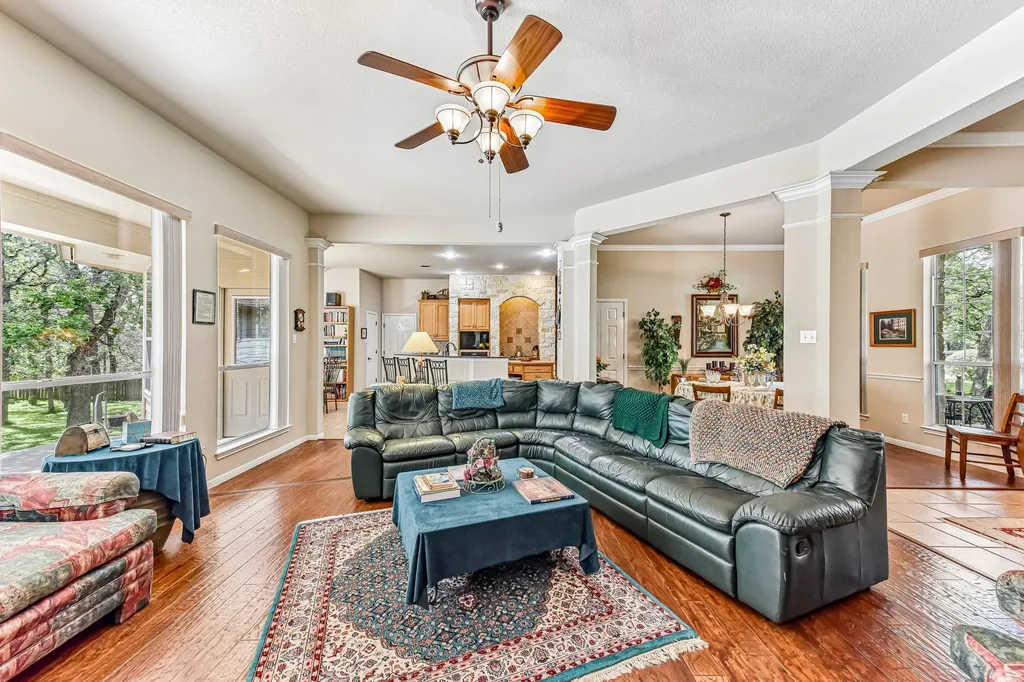 109 Elm Wood Drive Elgin TX 78621