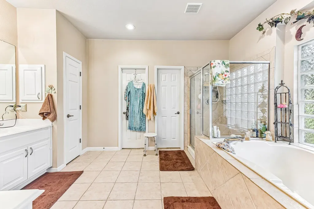 109 Elm Wood Drive Elgin TX 78621
