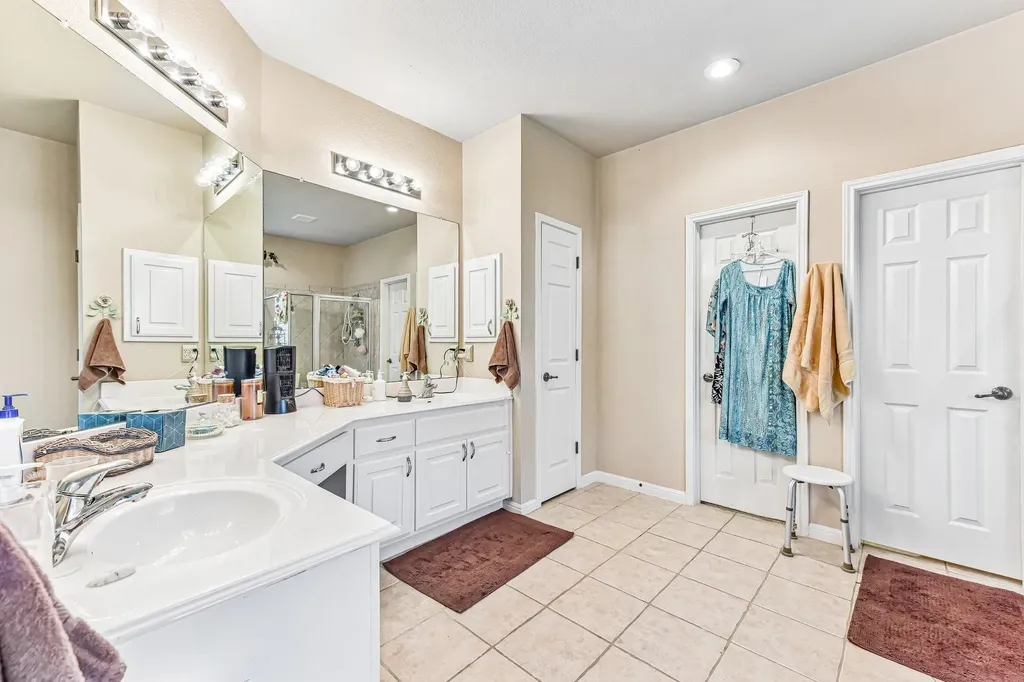 109 Elm Wood Drive Elgin TX 78621