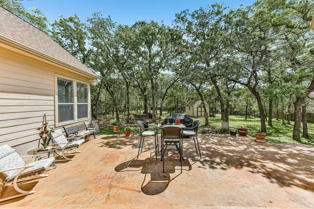 109 Elm Wood Drive Elgin TX 78621