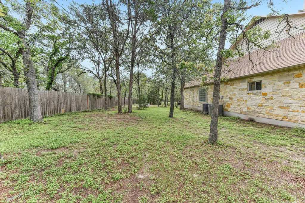 109 Elm Wood Drive Elgin TX 78621
