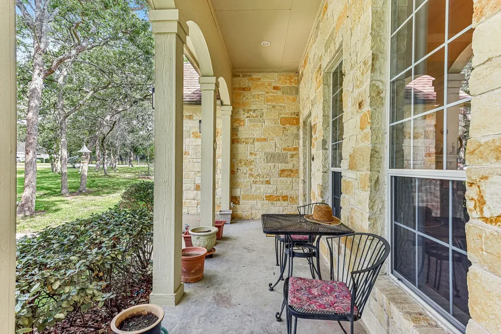 109 Elm Wood Drive Elgin TX 78621