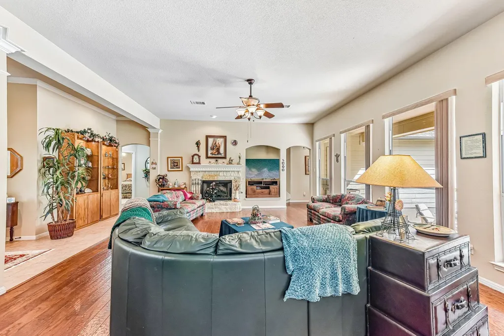 109 Elm Wood Drive Elgin TX 78621