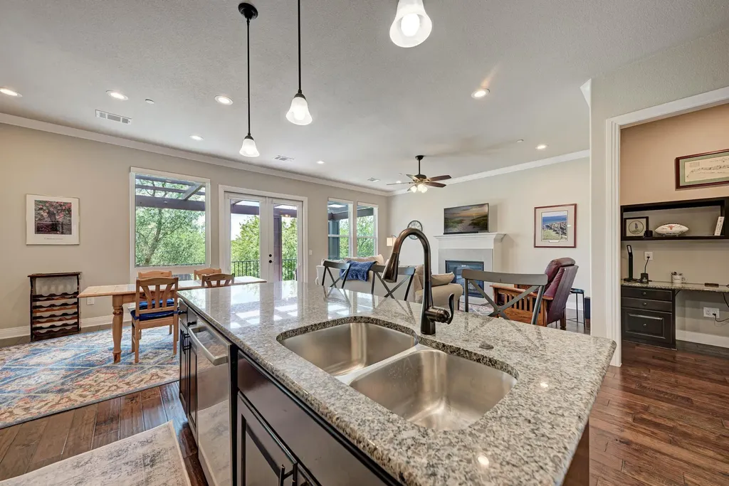 2601 N Quinlan Park Road Austin TX 78732