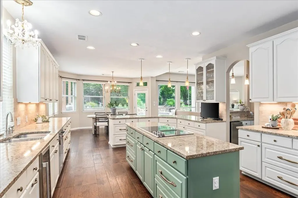 58 Cottondale Road The Hills TX 78738