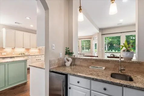 58 Cottondale Road The Hills TX 78738
