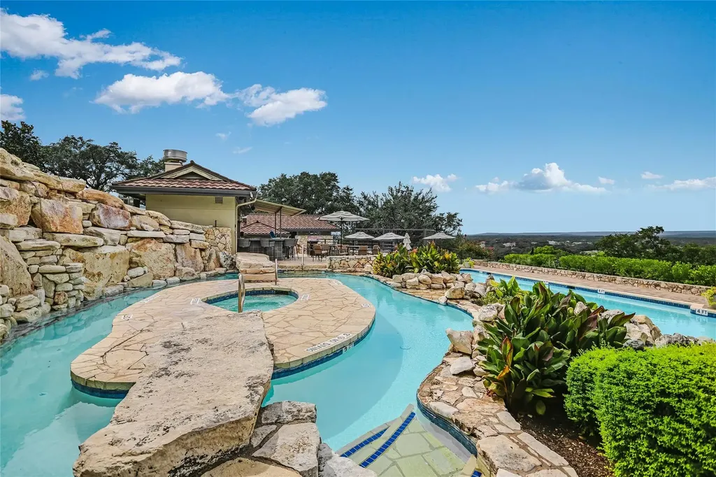 1941 Art Adams Way Spicewood TX 78669