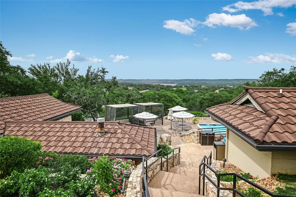 1941 Art Adams Way Spicewood TX 78669