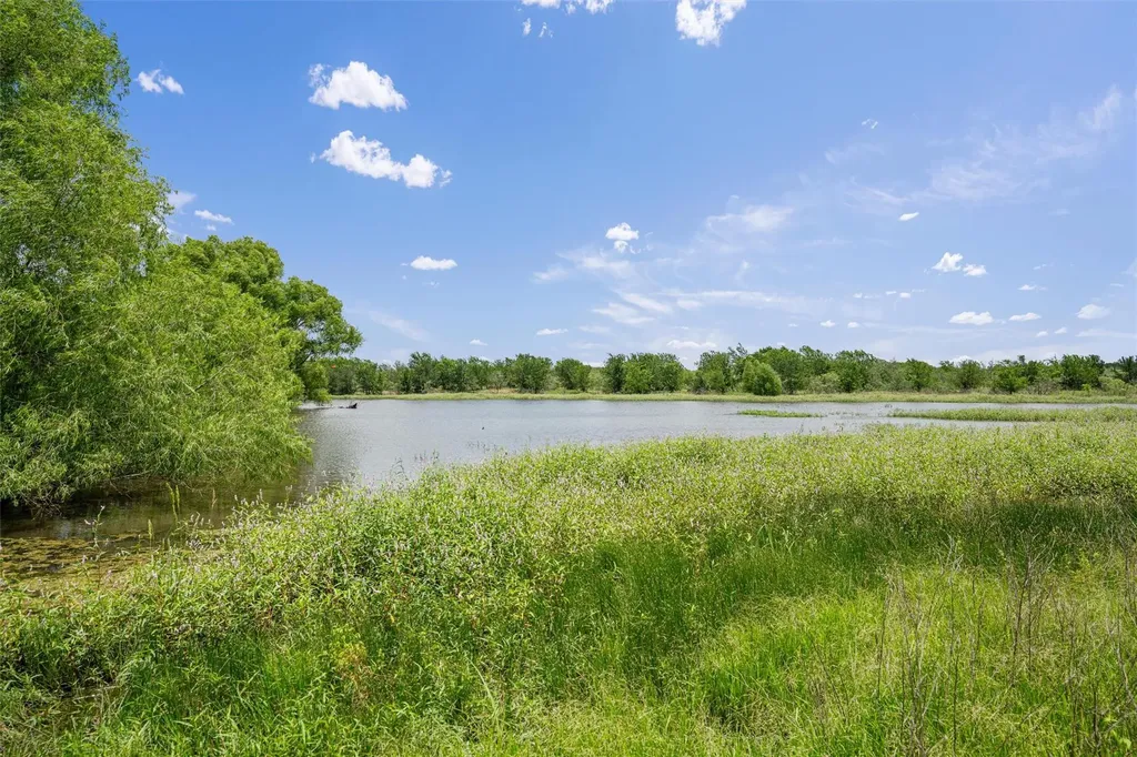 3315 County Road 463 Elgin TX 78621