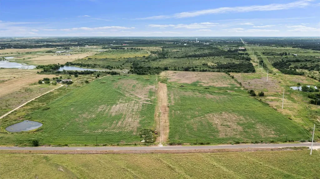 3315 County Road 463 Elgin TX 78621