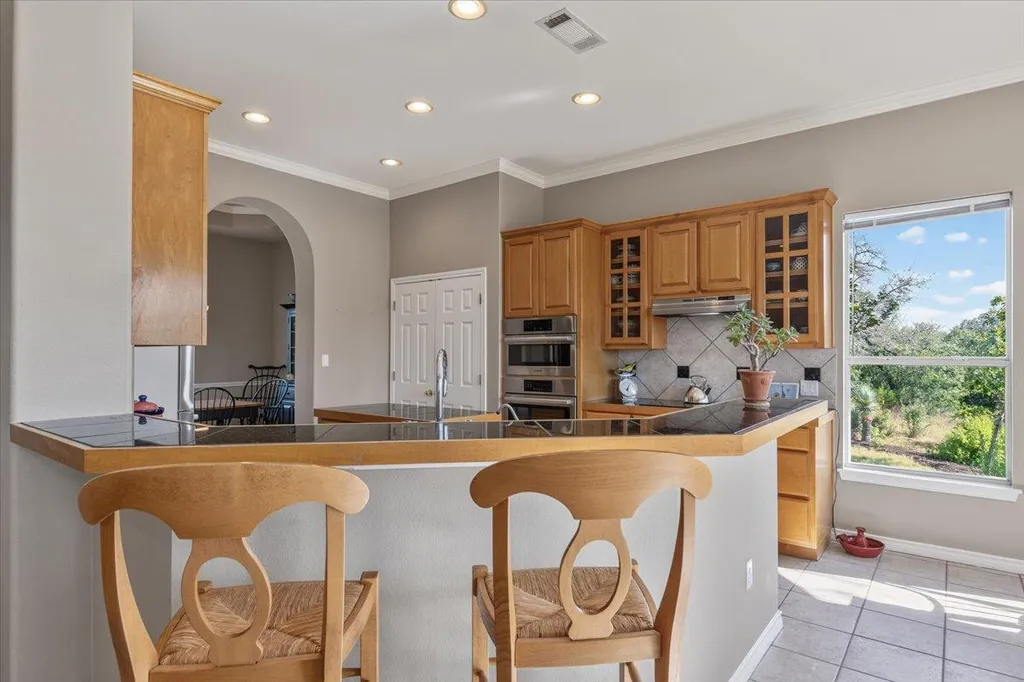 280 Hannah Drive Dripping Springs TX 78620